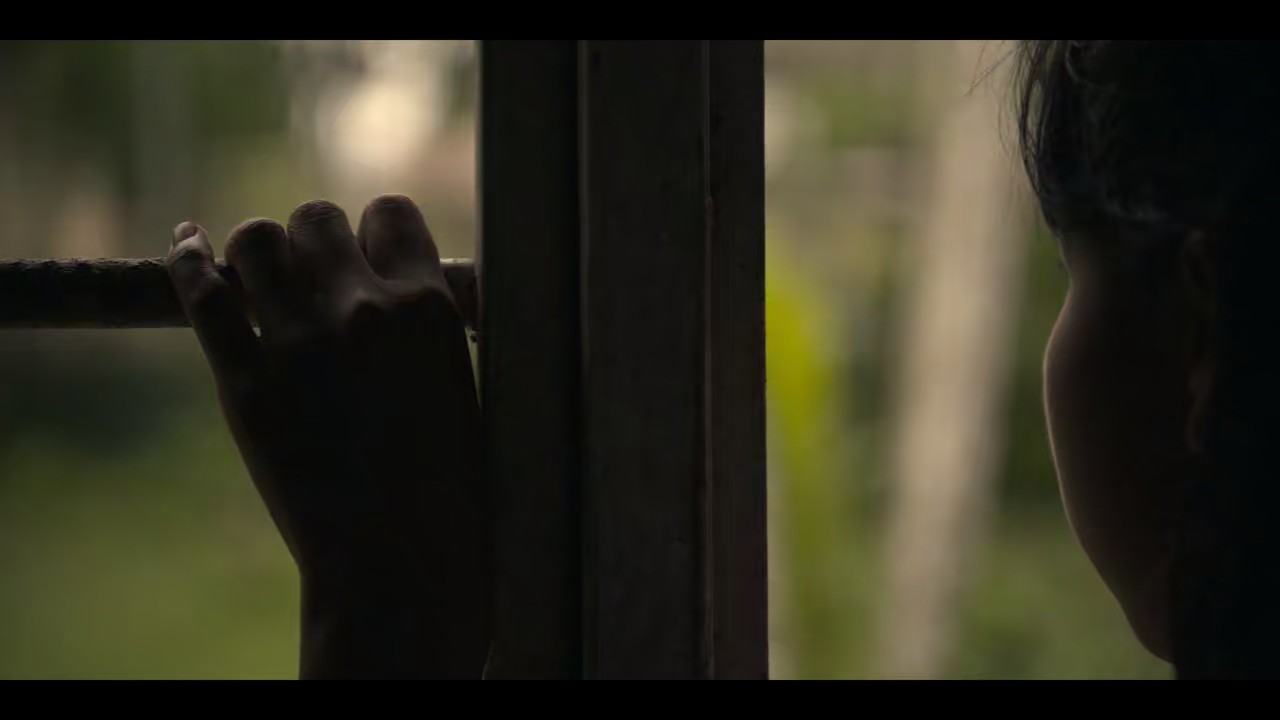 The Lost Children (2024) NF WEB-DL Hindi + En Es 720p 10bit HEVC DDP 5.1 MSub.mkv.0004